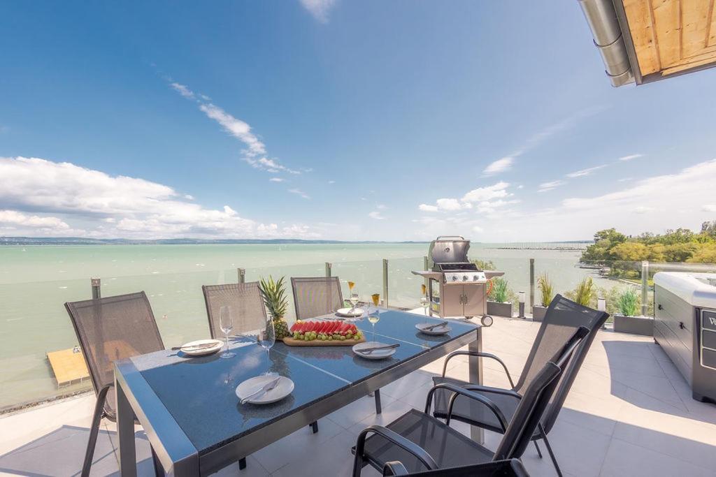 Lellemarine By Bltn Apartmanok Balatonlelle Exterior photo