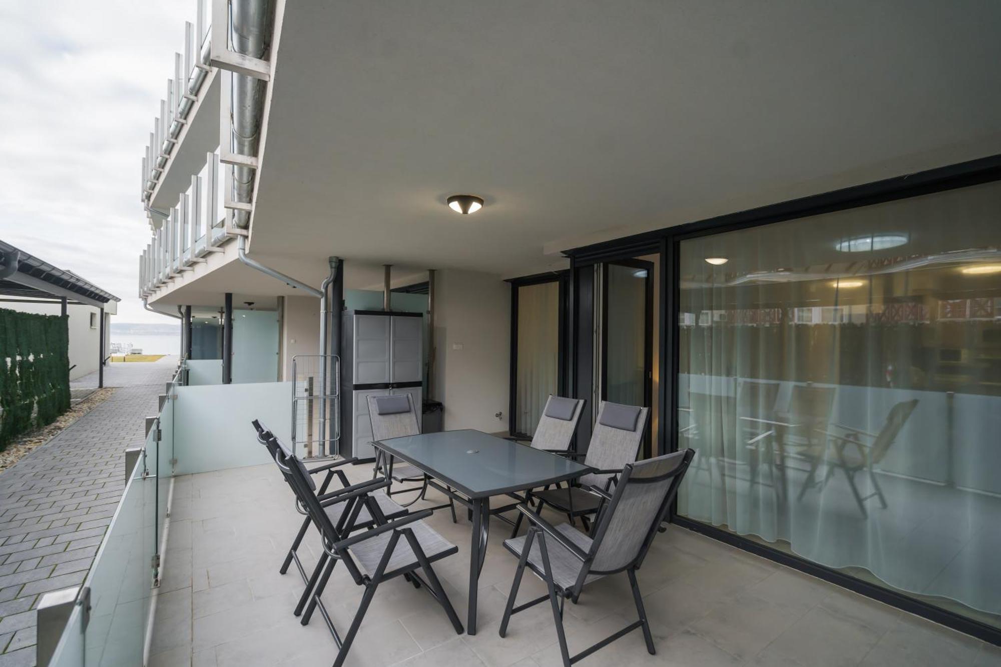 Lellemarine By Bltn Apartmanok Balatonlelle Exterior photo