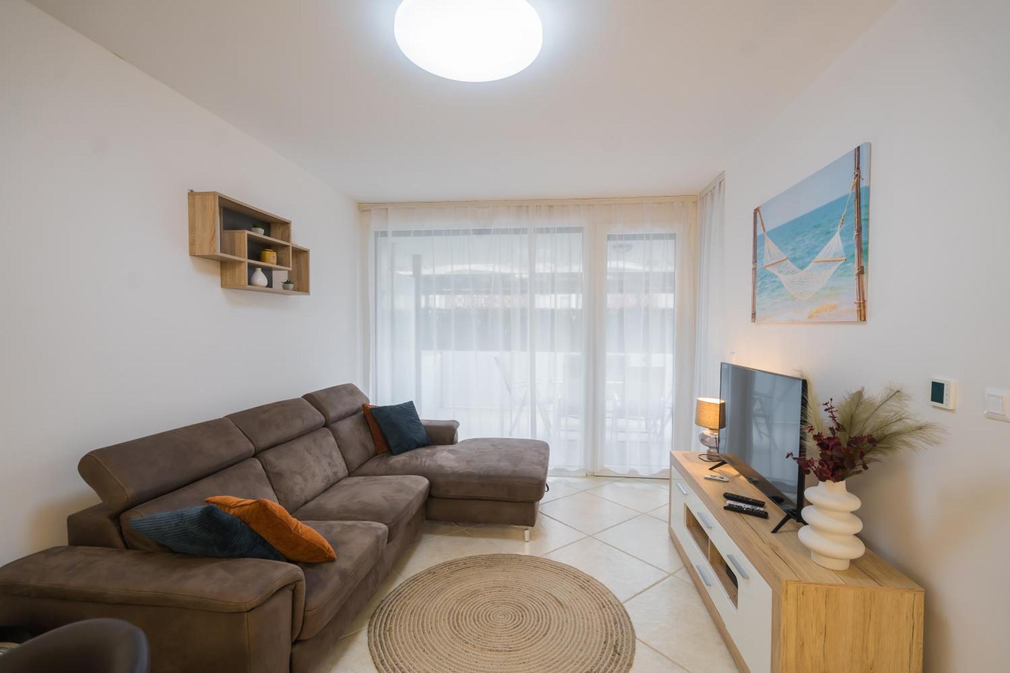 Lellemarine By Bltn Apartmanok Balatonlelle Exterior photo