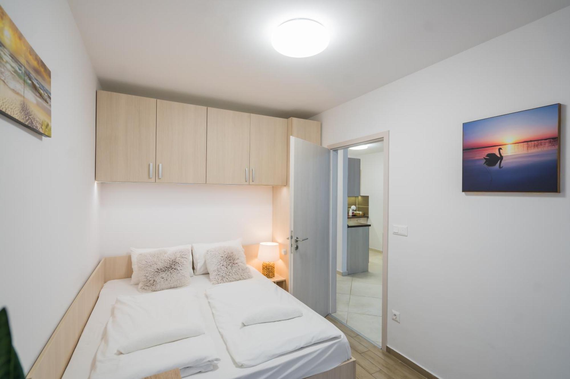 Lellemarine By Bltn Apartmanok Balatonlelle Exterior photo