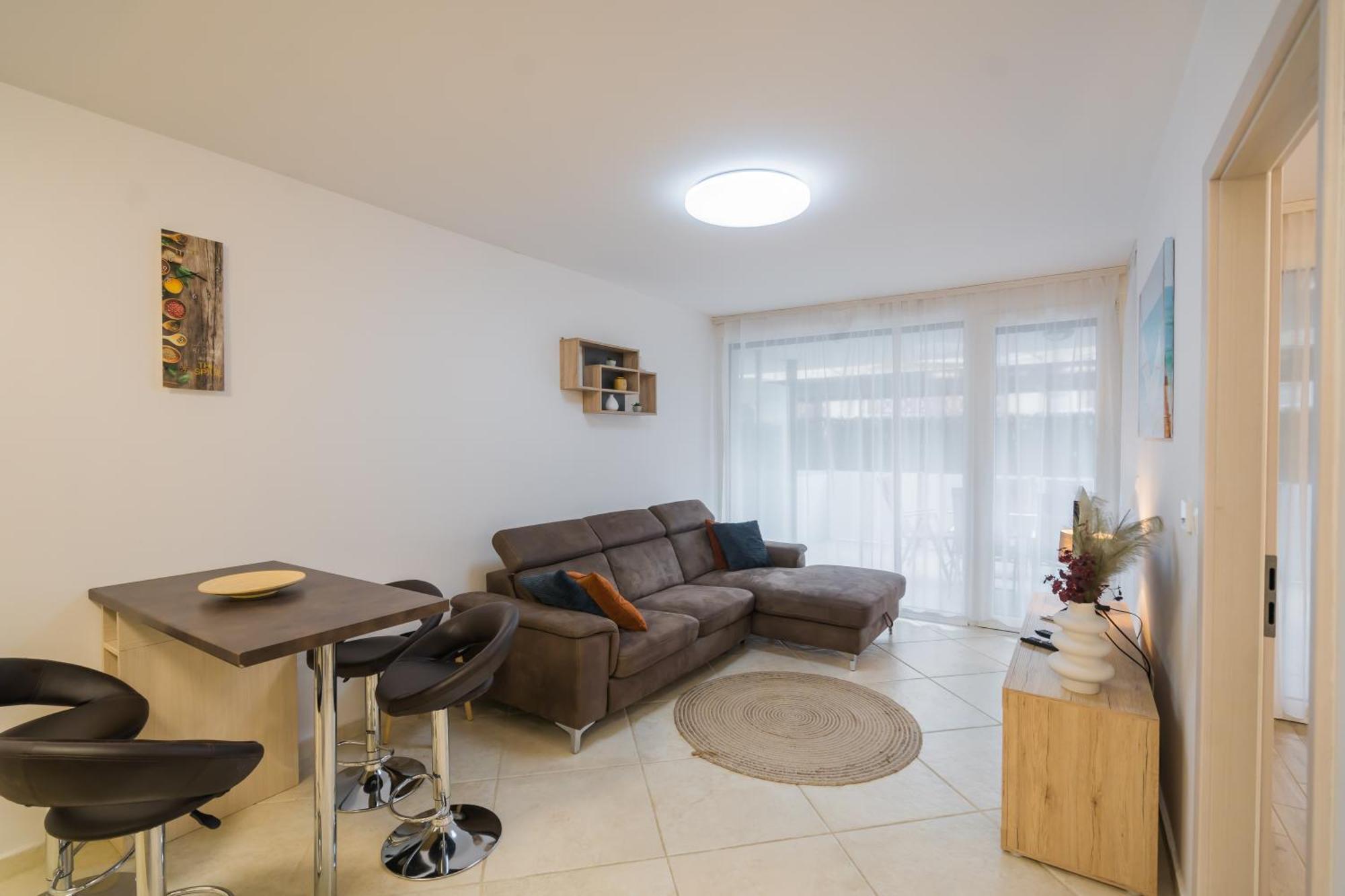 Lellemarine By Bltn Apartmanok Balatonlelle Exterior photo