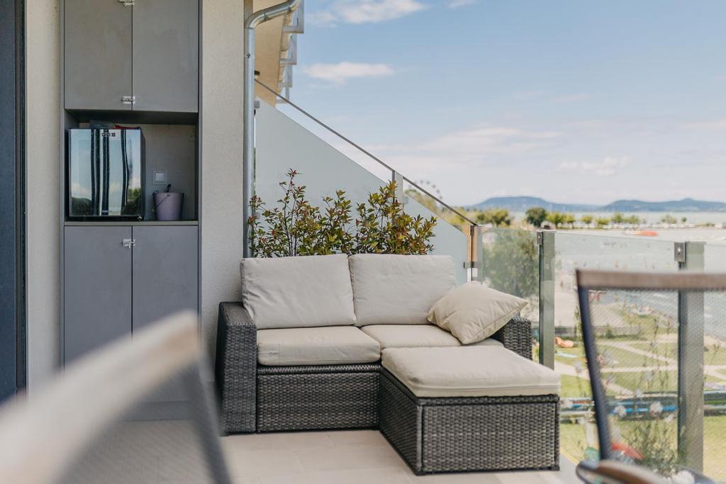 Lellemarine By Bltn Apartmanok Balatonlelle Exterior photo
