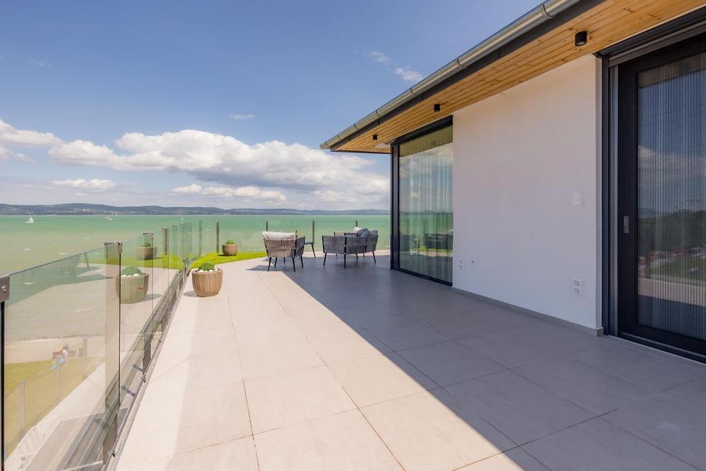 Lellemarine By Bltn Apartmanok Balatonlelle Exterior photo