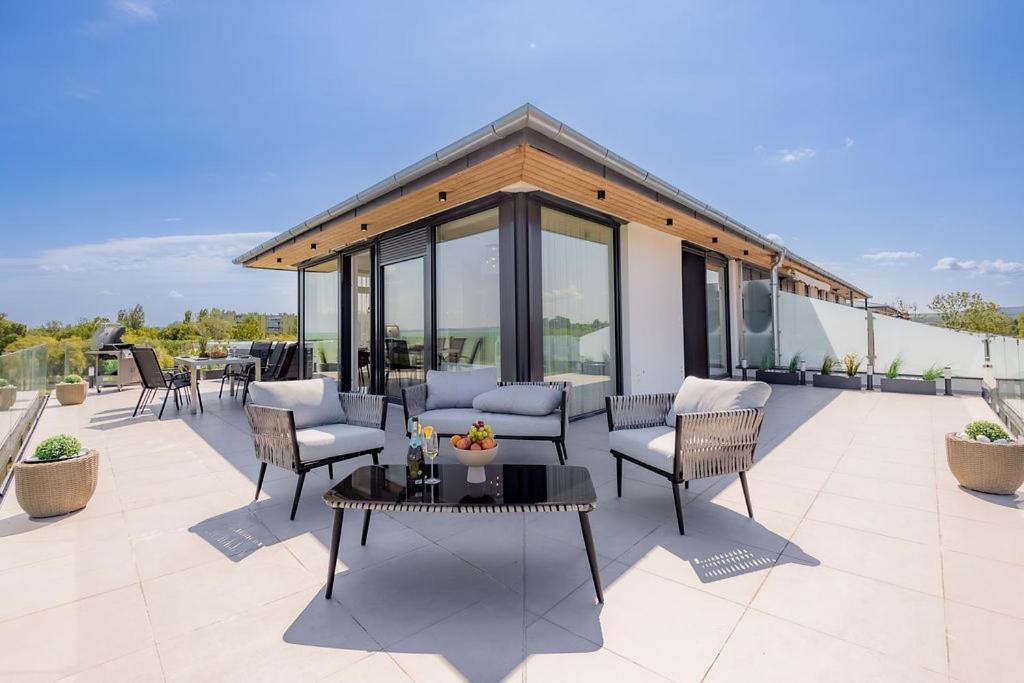Lellemarine By Bltn Apartmanok Balatonlelle Exterior photo
